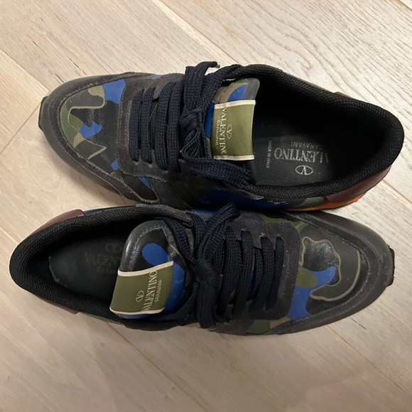 AUTHENTIC- VALENTINO Garavani Rockrunner sneaker -Size 40 - Picture 7 of 10